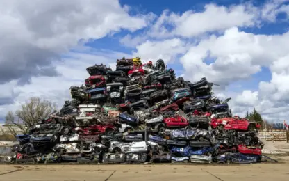 Europa verplicht autofabrikanten tot meer gerecycleerd plastic in nieuwe wagens