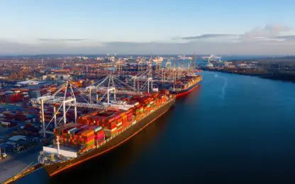 scheepvaart containerschip haven