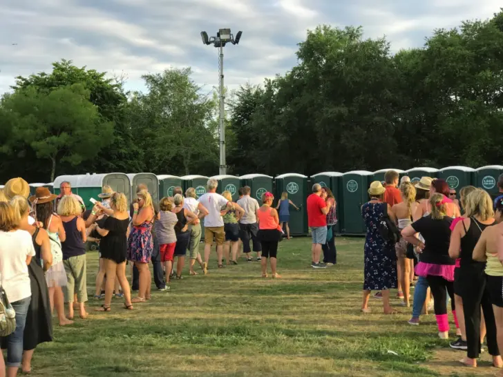 WhenNatureCalls composteert festivaluitwerpselen als bodemverbeteraar