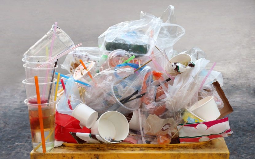 wegwerpplastic afval